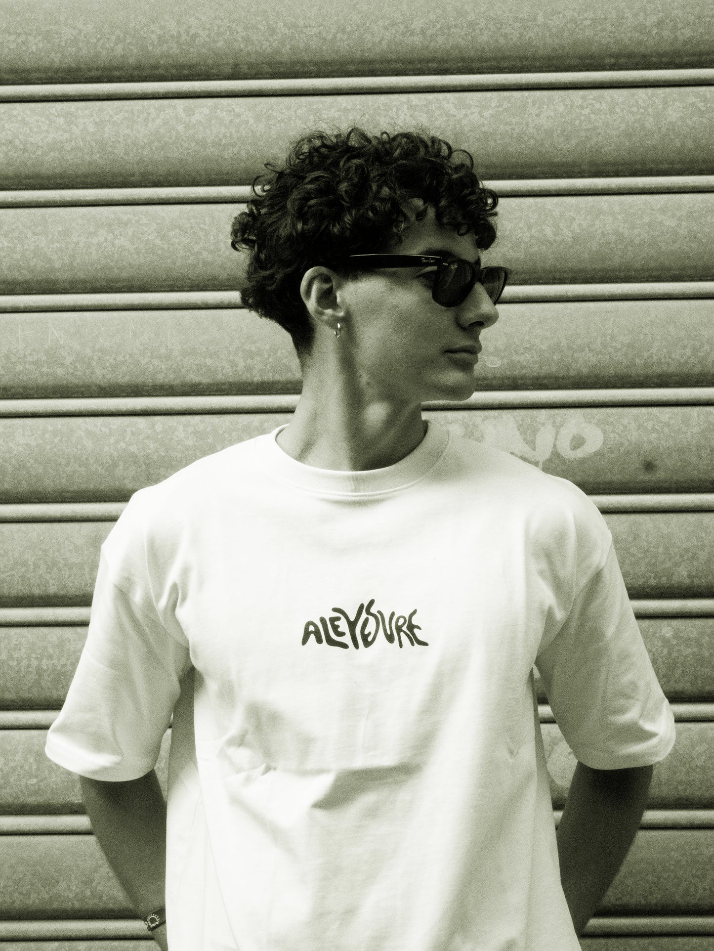 Aleyesure White - Oversize Tee Support Local Business