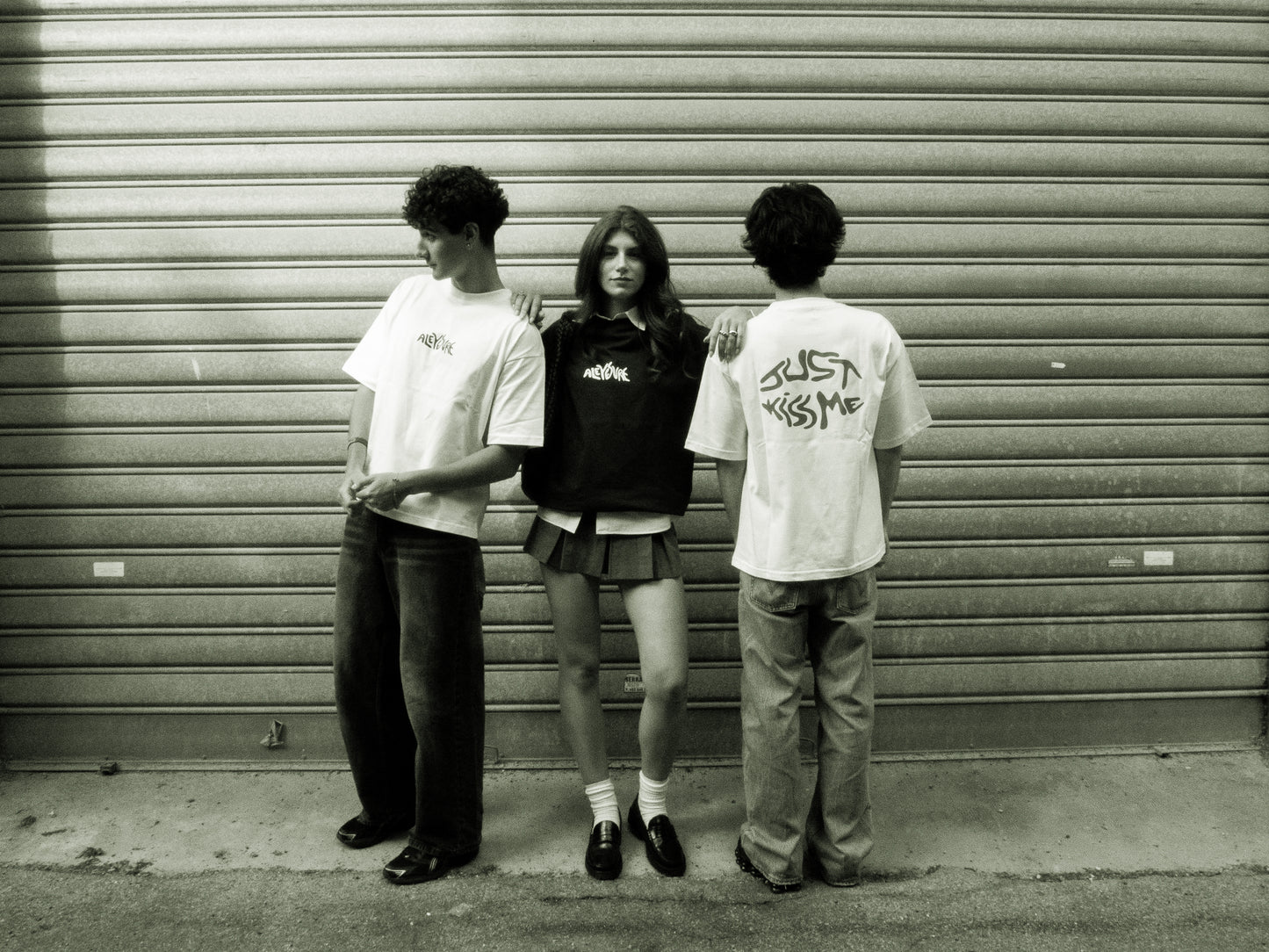Aleyesure White - Oversize Kiss Me