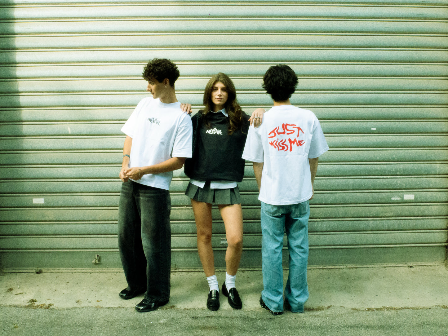 Aleyesure White - Oversize Tee Support Local Business