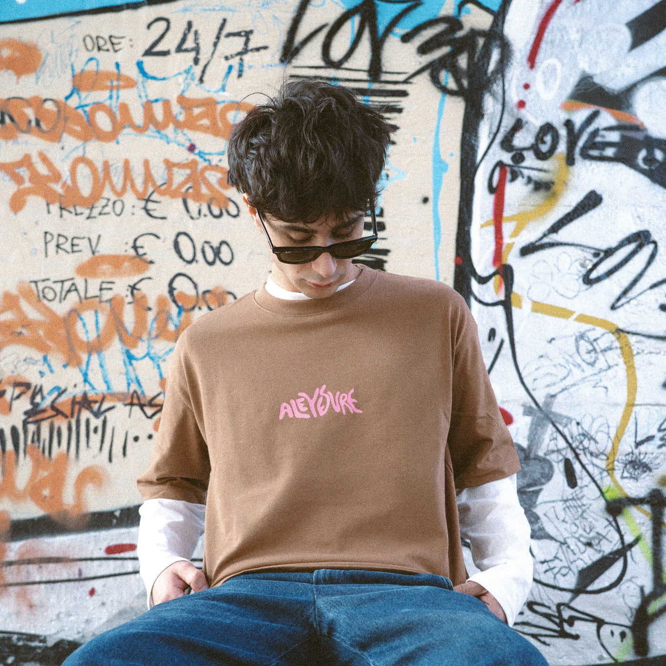 Aleyesure Bubble Tobacco  - Oversize Tee Support Local Business