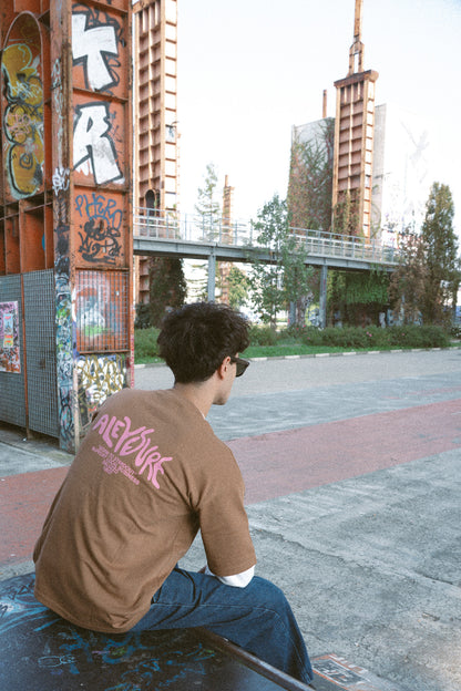 Aleyesure Bubble Tobacco  - Oversize Tee Support Local Business