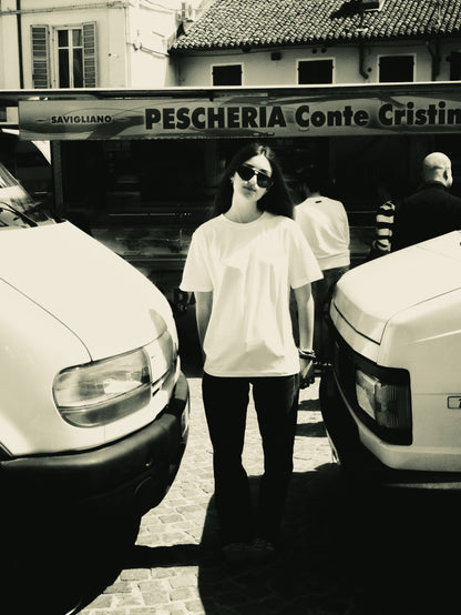 Aleyesure White - Basic Logo Tee